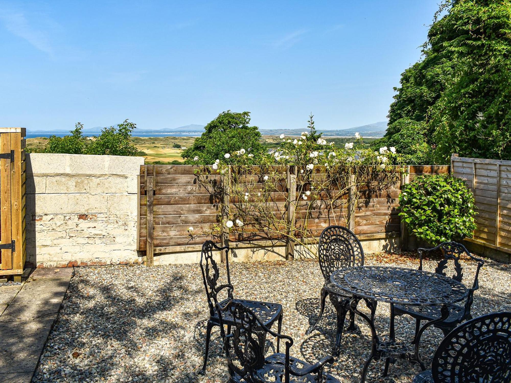 Gorwel Villa Harlech Luaran gambar